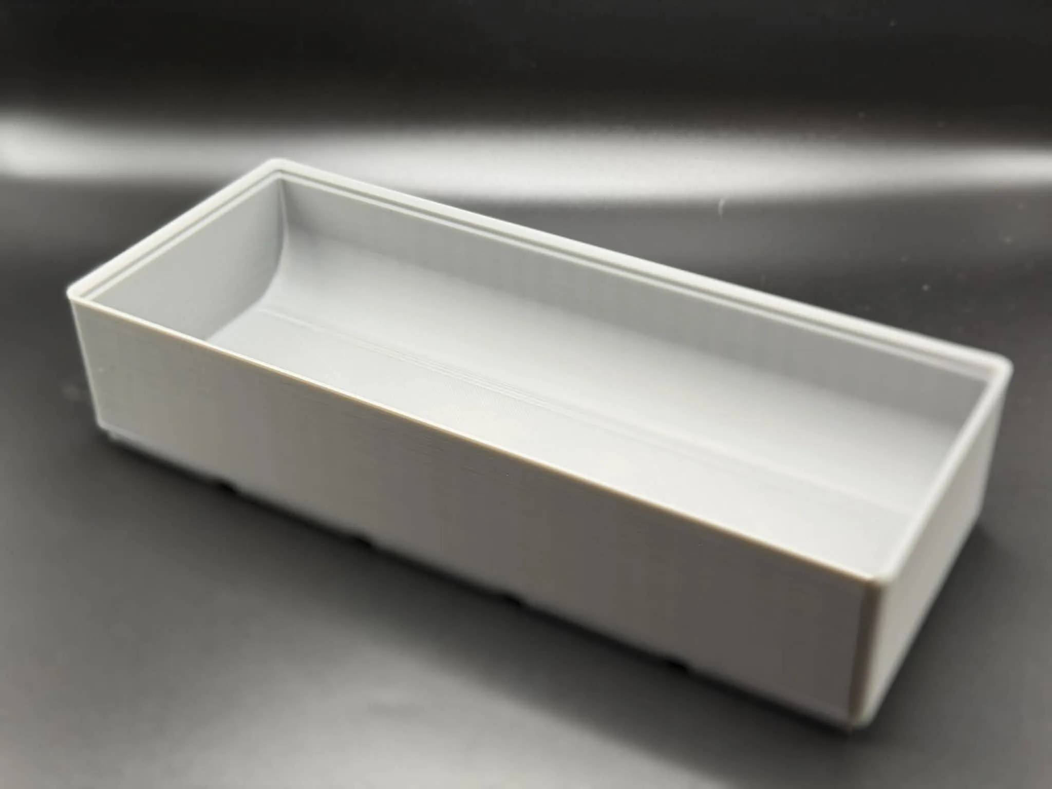 Gridfinity 5x2 Bin with Finger Scoop for Easy Access