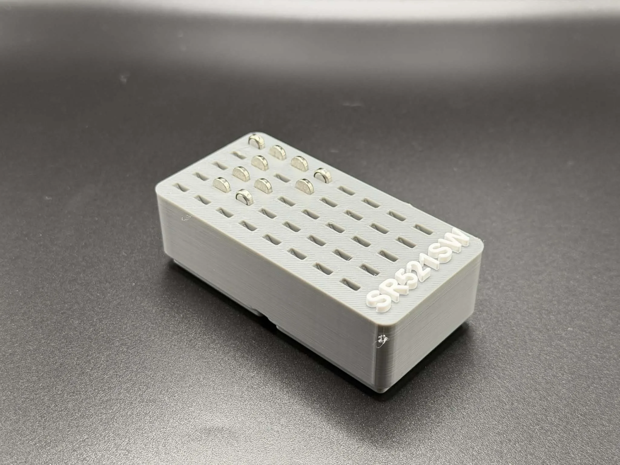 Gridfinity SR521SW Battery Holder 2x1, Holds 45 Cells